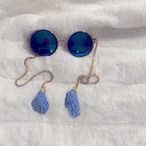 NWOT MY WILLOWS BLUE MORROR ROUND SUNGLASSES WITH GOLD CHAIN - Picture 4 of 12